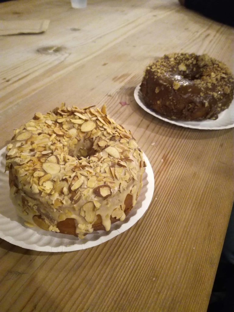 dough doughnuts et donuts à la confiture de lait