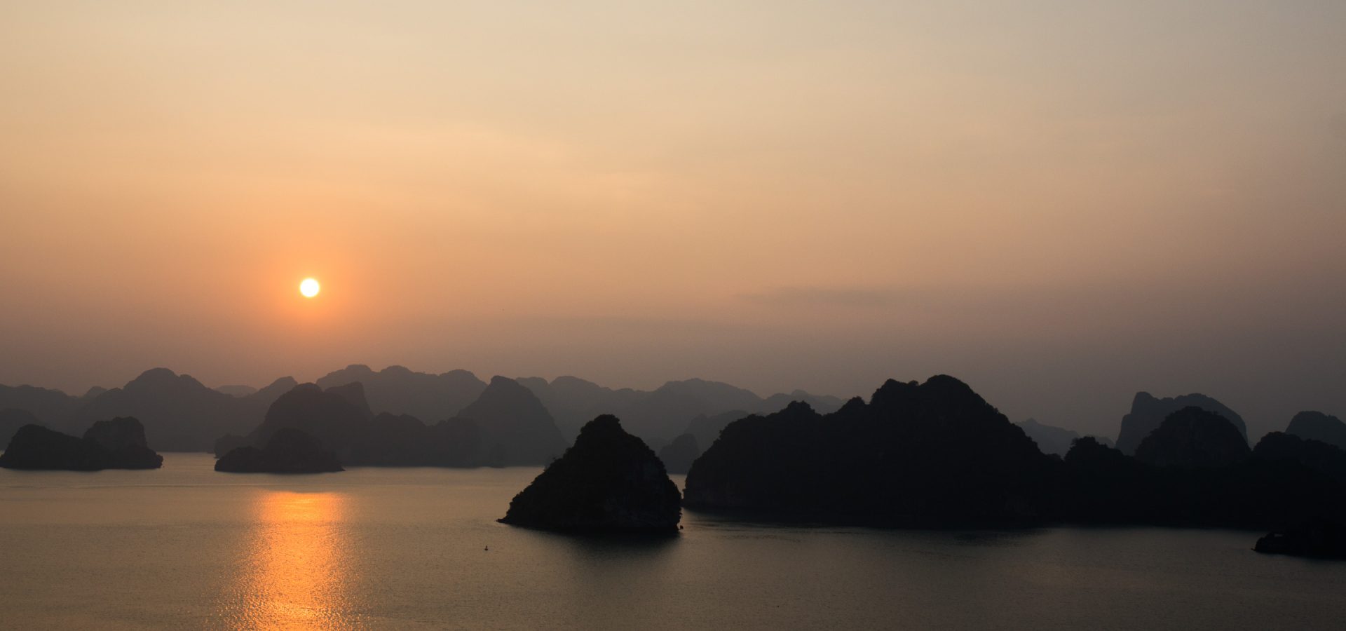 halong-les-pieds-dans-le-vide (2)