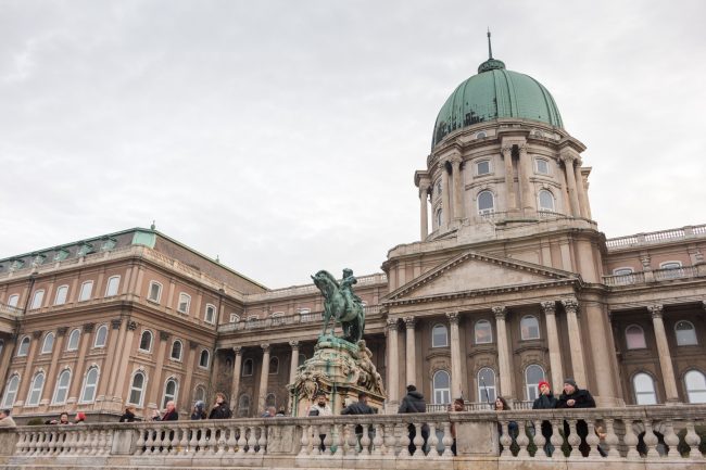 palais-royal-budapest-les-pieds-dans-le-vide (2)